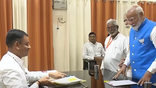PM Modi Nomination: PM ने तीसरी बार वाराणसी लोकसभा सीट से नामांकन किया
