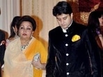 Madhavi Raje Scindia with mother of Union minister Jyotiraditya Scindia, 