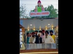 Jarnail Singh gifted this food cart to Jaspreet. Jarnail Singh gifted this food cart to Jaspreet.