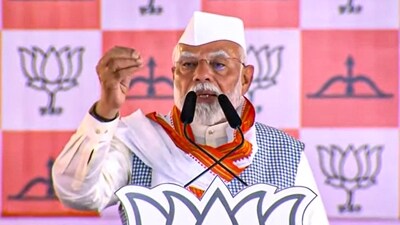 PM Narendra Modi addresses a campaign rally,&nbsp;in Dindori district, Maharashtra. (PTI)