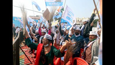 A total of 466 candidates filed 598 nomination papers for the 13 Lok Sabha seats in the state from May 7 to May 14. In all, 243 nomination papers have been found invalid.