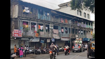 If the owners fail to repair or vacate, the PMC will step in, demolish the structures, and recover the costs from the owners. (HT PHOTO)