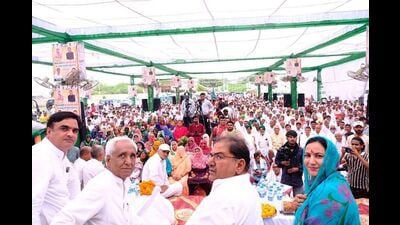 Indian National Lok Dal (INLD) leader Abhay Chautala on Wednesday slammed the BJP and the Congress claiming that both the national parties had betrayed the trust of voters in the last 20 years. (HT Photo)