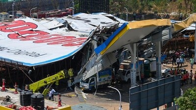 The hoarding that crashed on a petrol pump in Ghatkopar on Monday, killing 14 people, was thrice the permitted size. (Raju Shinde/HT Photo) The hoarding that crashed on a petrol pump in Ghatkopar on Monday, killing 14 people, was thrice the permitted size. (Raju Shinde/HT Photo)
