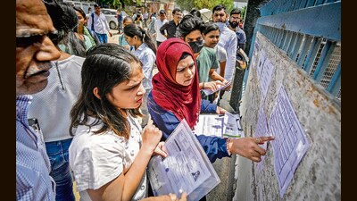 There was less response from parents for admission to government schools. (HT PHOTO) There was less response from parents for admission to government schools. (HT PHOTO)