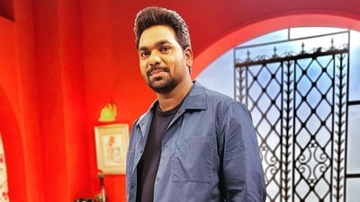 Zakir Khan's show to have a mix of shayari and comedy Zakir Khan's show to have a mix of shayari and comedy