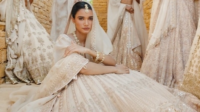 Vintage, minimalist, ivory, lightweight - all the ways to look like a beautiful bride this summer (Arpita Mehta) Vintage, minimalist, ivory, lightweight - all the ways to look like a beautiful bride this summer (Arpita Mehta)