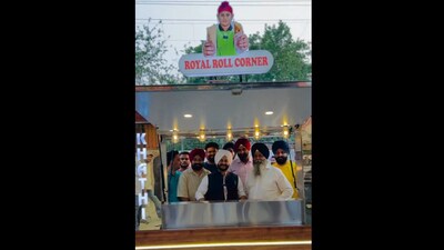 Jarnail Singh gifted this food cart to Jaspreet. Jarnail Singh gifted this food cart to Jaspreet.