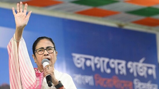Chief Minister of West Bengal Mamata Banerjee in a campaign rally in Kalyani. Chief Minister of West Bengal Mamata Banerjee in a campaign rally in Kalyani.