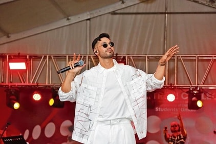 Singer Arjun Kanungo won hearts at Maitreyi College's Rhapsody. (Photo: Dhruv Sethi/HT) Singer Arjun Kanungo won hearts at Maitreyi College's Rhapsody. (Photo: Dhruv Sethi/HT)