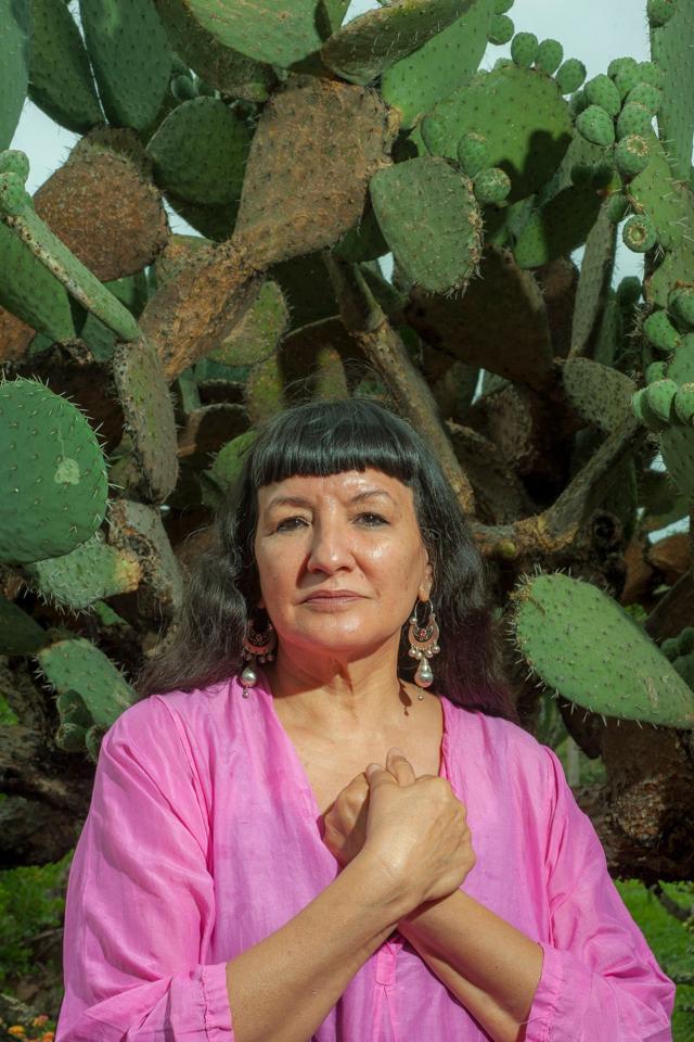 Author Sandra Cisneros (Courtesy sandracisneros.com) Author Sandra Cisneros (Courtesy sandracisneros.com)