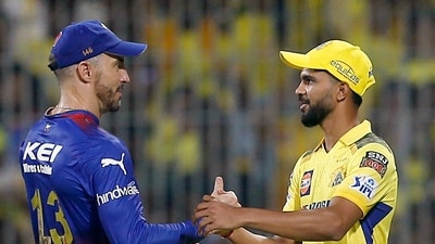 Royal Challengers Bengaluru's skipper Faf du Plessis and Chennai Super Kings' skipper Ruturaj Gaikwad exchange handshakes (ANI) Royal Challengers Bengaluru's skipper Faf du Plessis and Chennai Super Kings' skipper Ruturaj Gaikwad exchange handshakes (ANI)