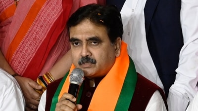 Former Calcutta high court Judge Abhijit Gangopadhyay (M) joined Bharatiya Janata Party (BJP) in March. (Hindustan Times file photo)
