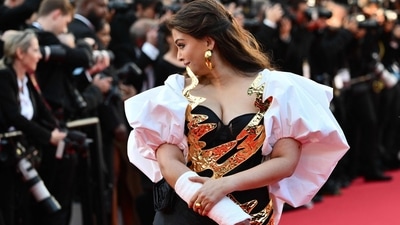 Several videos showed Aishwarya Rai walking with her daughter, Aaradhya Bachchan, before appearing on the red carpet. (AFP) Several videos showed Aishwarya Rai walking with her daughter, Aaradhya Bachchan, before appearing on the red carpet. (AFP)