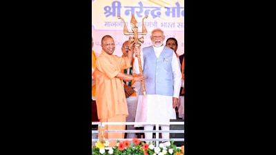 Prime Minister Narendra Modi with Uttar Pradesh chief minister Yogi Adityanath holding an election rally in Barabanki (HT) Prime Minister Narendra Modi with Uttar Pradesh chief minister Yogi Adityanath holding an election rally in Barabanki (HT)