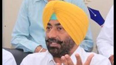 The firebrand Bholath MLA and the Congress nominee from Sangrur Sukhpal Khaira has a maximum of six cases among the main four parties. The firebrand Bholath MLA and the Congress nominee from Sangrur Sukhpal Khaira has a maximum of six cases among the main four parties.