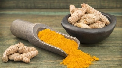 PCOS is the condition where cyst forms in the ovaries due to an abnormal amount of Androgen produced by the ovaries. This further leads to menstrual irregularity, acne formation, obesity and mood swings. With the right kind of diet, PCOS symptoms can be managed. Curcumin is an important ingredient that should be added to the daily diet for its benefits. Dietitian Tallene Hacatoryan shared the benefits of curcumin for PCOS. (Shutterstock) PCOS is the condition where cyst forms in the ovaries due to an abnormal amount of Androgen produced by the ovaries. This further leads to menstrual irregularity, acne formation, obesity and mood swings. With the right kind of diet, PCOS symptoms can be managed. Curcumin is an important ingredient that should be added to the daily diet for its benefits. Dietitian Tallene Hacatoryan shared the benefits of curcumin for PCOS. (Shutterstock)