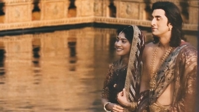 Ranbir Kapoor and Sai Pallavi's looks from Ramayana sets have been leaked. (Pic courtesy: Zoom TV) Ranbir Kapoor and Sai Pallavi's looks from Ramayana sets have been leaked. (Pic courtesy: Zoom TV)