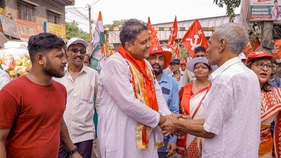 CPI(M) candidate Sabyasachi Chatterjee during an election campaign in Howrah, West Bengal. (PTI) CPI(M) candidate Sabyasachi Chatterjee during an election campaign in Howrah, West Bengal. (PTI)