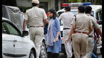 A team of Delhi Police along with AAP MP Swati Maliwal at the residence of Delhi Chief Minister Arvind Kejriwal to investigate an alleged assault case in New Delhi on Friday. (HT PHOTO) A team of Delhi Police along with AAP MP Swati Maliwal at the residence of Delhi Chief Minister Arvind Kejriwal to investigate an alleged assault case in New Delhi on Friday. (HT PHOTO)