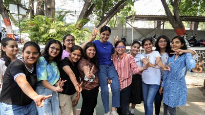 Nagpur, May 13 (ANI): Students in jubilant mode after the declaration of CBSE results, in Nagpur Monday. (ANI Photo) (snehal sontakke) Nagpur, May 13 (ANI): Students in jubilant mode after the declaration of CBSE results, in Nagpur Monday. (ANI Photo) (snehal sontakke)