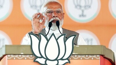 Making a case for a strong government in the country, Prime Minister Narendra Modi on Saturday said Pakistan had been troubling India for 70 years with bombs in its hands but is now holding a begging bowl. (ANI) Making a case for a strong government in the country, Prime Minister Narendra Modi on Saturday said Pakistan had been troubling India for 70 years with bombs in its hands but is now holding a begging bowl. (ANI)
