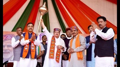 BJP national president JP Nadda addressing the gathering during public rally at Kangra on Saturday. (HT Photo)