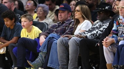 LOS ANGELES, CALIFORNIA - MARCH 16: Actors Ben Affleck and Jennifer Lopez look on from the front row during the first half of a game between the Golden State Warriors and the Los Angeles Lakers at Crypto.com Arena on March 16, 2024 in Los Angeles, California. (Getty Images via AFP) LOS ANGELES, CALIFORNIA - MARCH 16: Actors Ben Affleck and Jennifer Lopez look on from the front row during the first half of a game between the Golden State Warriors and the Los Angeles Lakers at Crypto.com Arena on March 16, 2024 in Los Angeles, California. (Getty Images via AFP)