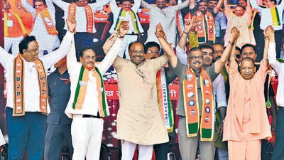 Mumnbai, India. May 18, 2024: Uttar Pradesh Chief Minister Yogi Adityanath addressed a public meeting in Kurla, Mumbai. Yogi Adityanath campaigned in the city for Mahayuti's Mumbai North Central candidate Ujjwal Nikam on Saturday, May 18, 2024. (Photo by Raju Shinde/HT Photo) Mumnbai, India. May 18, 2024: Uttar Pradesh Chief Minister Yogi Adityanath addressed a public meeting in Kurla, Mumbai. Yogi Adityanath campaigned in the city for Mahayuti's Mumbai North Central candidate Ujjwal Nikam on Saturday, May 18, 2024. (Photo by Raju Shinde/HT Photo)