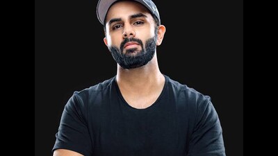 Punjabi chef Sanjyot Keer is the second Indian chef, after Vikas Khanna, to walk the Cannes red carpet. (Instagram) Punjabi chef Sanjyot Keer is the second Indian chef, after Vikas Khanna, to walk the Cannes red carpet. (Instagram)