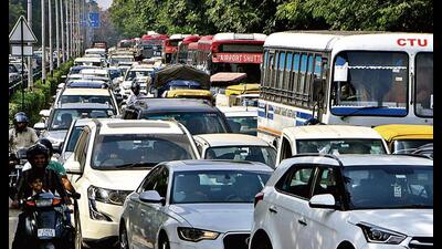 The Punjab and Haryana high court was hearing a public interest litigation (PIL) in which it is monitoring steps being taken by the authorities to deal with congestion. (HT file)