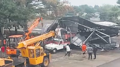 The incident happened when the area falling under Loni Kalbhor was witnessing intense rains with thunderstorms, said officials (HT PHOTO) The incident happened when the area falling under Loni Kalbhor was witnessing intense rains with thunderstorms, said officials (HT PHOTO)