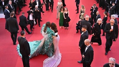 Aishwarya wore a blue Falguni & Shane number while Eva wore a silver-pink sequined dress. (AFP) Aishwarya wore a blue Falguni & Shane number while Eva wore a silver-pink sequined dress. (AFP)