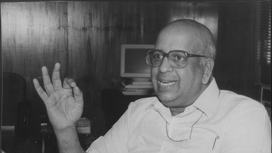 Chief Election Commissioner TN Seshan in a picture dated 01 March 1991. (HT Photo)