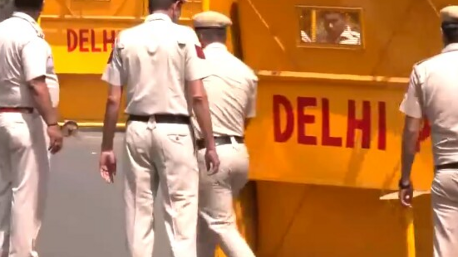 Barricades outside BJP office, no entry/exit at ITO metro station: How Delhi Police plans to handle AAP march - Vimarsana News