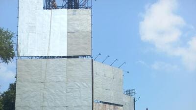 After BMC notice, 8 illegal billboards pulled down in Dadar