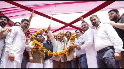 Himachal Pradesh chief minister Sukhvinder Singh Sukhu during an election rally in support of Lok Sabha candidate Satpal Raizada in Bilaspur on Sunday. (HT Photo) Himachal Pradesh chief minister Sukhvinder Singh Sukhu during an election rally in support of Lok Sabha candidate Satpal Raizada in Bilaspur on Sunday. (HT Photo)