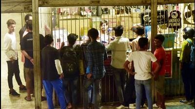The Gurugram district administration said that in order to curb the flow of liquor in violation of the model code of conduct, it has seized 20,104 litres of illegal liquor so far, valued at approximately ₹61.16 lakh. (HT PHOTO) The Gurugram district administration said that in order to curb the flow of liquor in violation of the model code of conduct, it has seized 20,104 litres of illegal liquor so far, valued at approximately ₹61.16 lakh. (HT PHOTO)