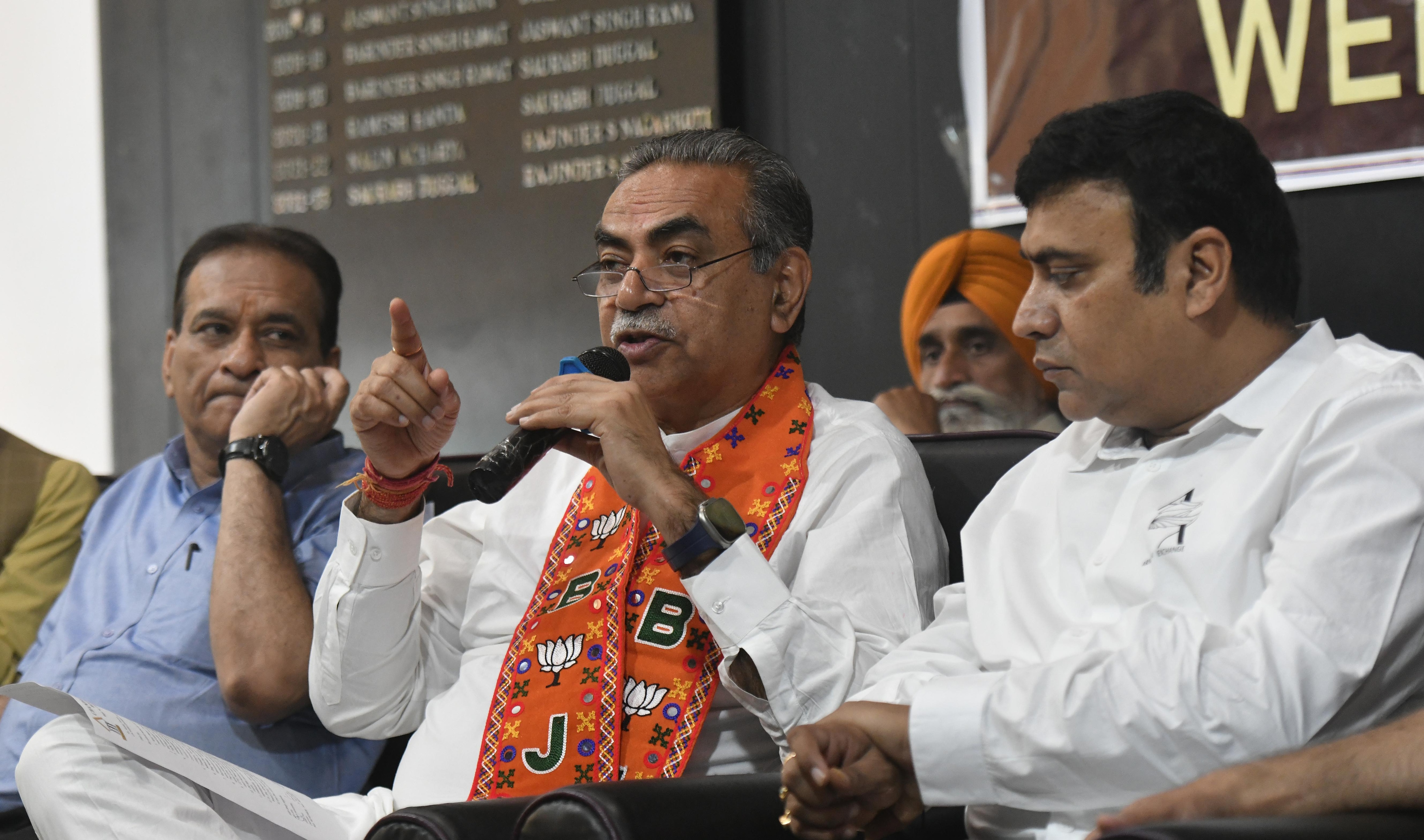 Sanjay Tandon during the “Know your candidate” programme at Chandigarh Press Club on Sunday. (Keshav Singh/HT)