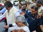 Amitabh Bachchan and Jaya Bachchan cast their vote in Mumbai. Amitabh Bachchan and Jaya Bachchan cast their vote in Mumbai.