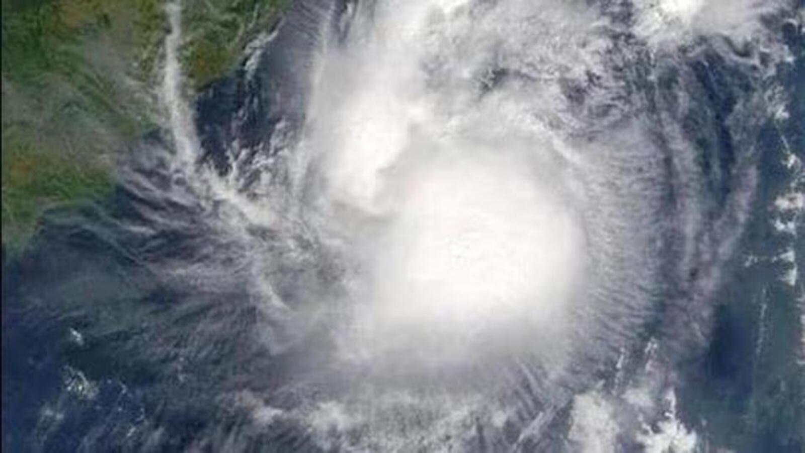 Low pressure to form over Bay of Bengal on Wednesday, may intensify into cyclone - Vimarsana News