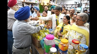 Chandigarh Congress Candidate Manish Tewari, along with party workers, during a padyatra at Sector 32 in Chandigarh on Monday. (Keshav Singh/HT)