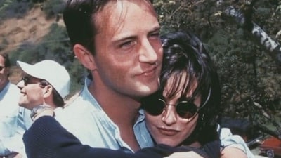 Courteney Cox and Matthew Perry starred in Friends. Courteney Cox and Matthew Perry starred in Friends.