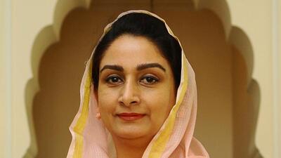 In 2014, Harsimrat defeated Congress’ Manpreet Badal by 19,000 votes, while in the 2019 polls her victory margin against Congress’ Amarinder Singh Raja Warring was 21,000 votes. In 2014, Harsimrat defeated Congress’ Manpreet Badal by 19,000 votes, while in the 2019 polls her victory margin against Congress’ Amarinder Singh Raja Warring was 21,000 votes.
