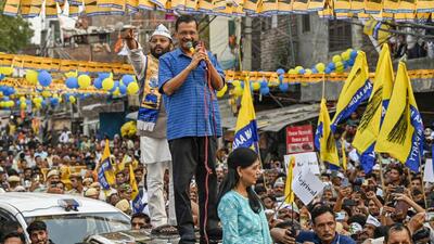 New Delhi, India - May 20, 2024: Arvind Kejriwal, leader of the Aam Aadmi Party (AAP) and chief minister of Delhi waves to supporters during an Loksabha election campaign for Kuldeep Kumar Candidate for Lok Sabha from East Delhi in New Delhi, India, on Monday, May 20, 2024. Sunita kejriwal Seen in picture (Photo by Raj K Raj/ Hindustan Times) (Raj K Raj/HT Photo) New Delhi, India - May 20, 2024: Arvind Kejriwal, leader of the Aam Aadmi Party (AAP) and chief minister of Delhi waves to supporters during an Loksabha election campaign for Kuldeep Kumar Candidate for Lok Sabha from East Delhi in New Delhi, India, on Monday, May 20, 2024. Sunita kejriwal Seen in picture (Photo by Raj K Raj/ Hindustan Times) (Raj K Raj/HT Photo)