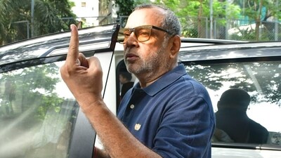 Paresh Rawal cast his vote in Mumbai. Paresh Rawal cast his vote in Mumbai.