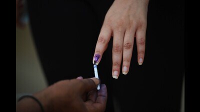 Some polling stations were exception to the rising heat and saw massive turnout. (For Representation) Some polling stations were exception to the rising heat and saw massive turnout. (For Representation)