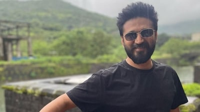 Amit Trivedi shares video message after his name goes missing from voter's list. Amit Trivedi shares video message after his name goes missing from voter's list.