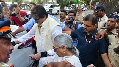 Amitabh Bachchan and Jaya Bachchan cast their vote in Mumbai. Amitabh Bachchan and Jaya Bachchan cast their vote in Mumbai.