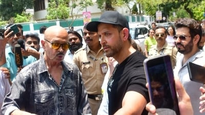 Hrithik Roshan arrived with father and filmmaker Rakesh Roshan to cast his vote during the ongoing Lok Sabha Elections on Monday. Hrithik Roshan arrived with father and filmmaker Rakesh Roshan to cast his vote during the ongoing Lok Sabha Elections on Monday. 